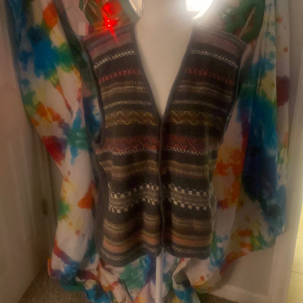 The men’s company large 55% Ramey 45% cotton blend vest